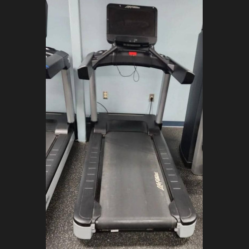 Life fitness DST Treadmill